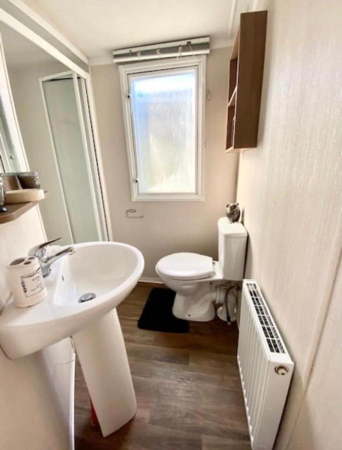 ホテル Swift Loire Jaywick Sands エクステリア 写真