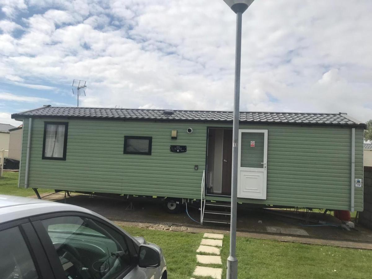 ホテル Swift Loire Jaywick Sands エクステリア 写真